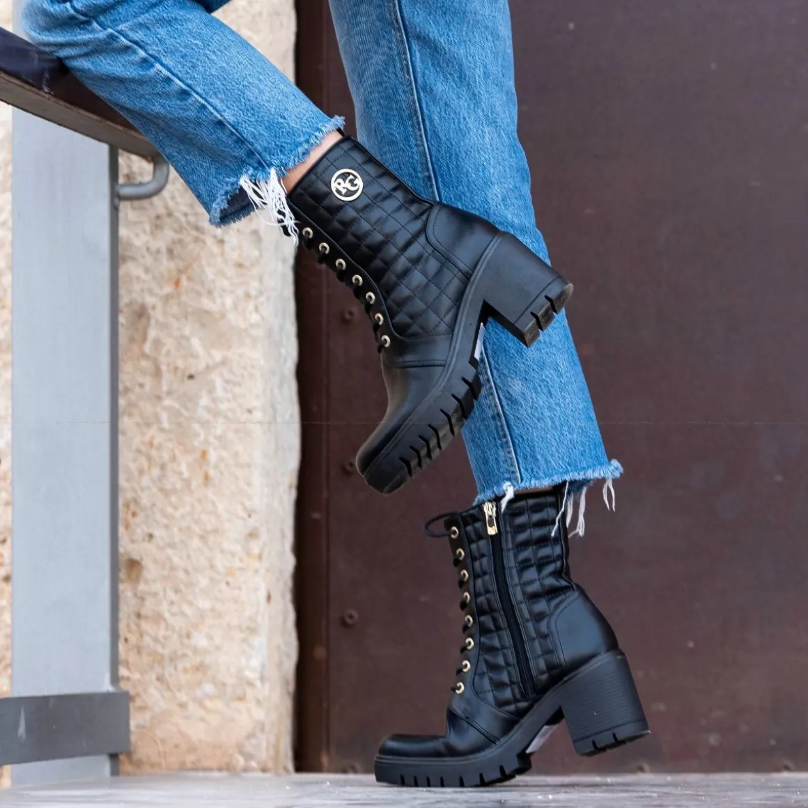 Botas Estilo Militar Com Salto Rita-635 Em Preto
