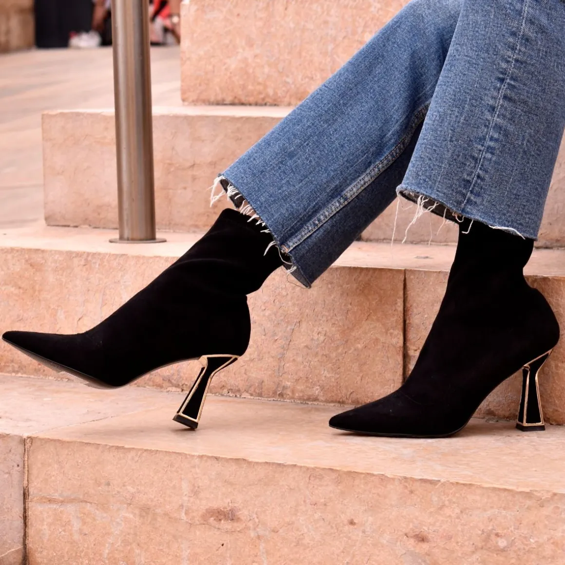 Botina Preta De Microfibra Com Salto Fino Belinda-500 Preto