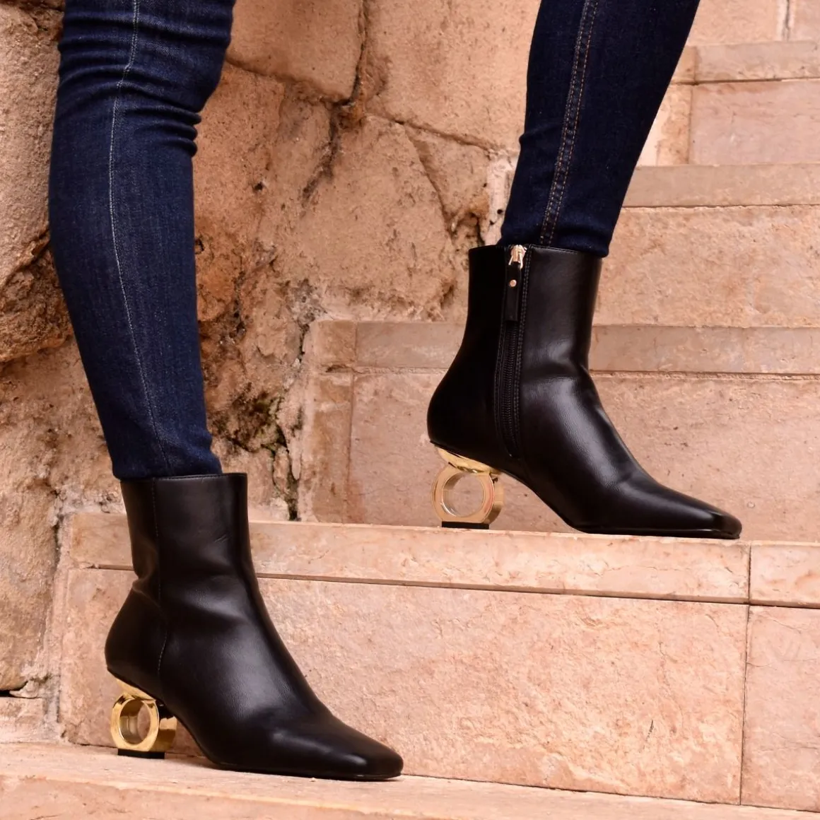 Espolio Com Salto Circular Elena-411 Preto