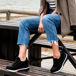 Sneaker Plataforma Ex25 Em Preto Com Brilhantes